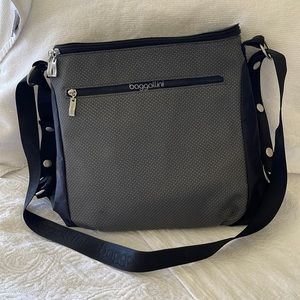 Baggallini 3way bag- shoulder/crossbody/backpack